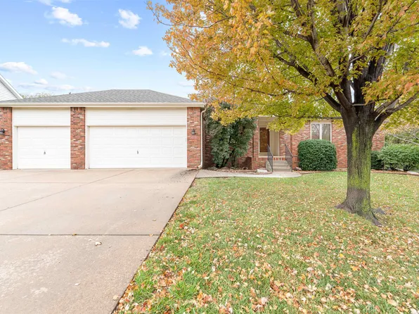 206 Pine Ridge Dr, Salina, KS 67401