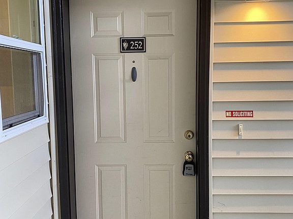 2nd image of 5264 NE 121st Ave APT X-252