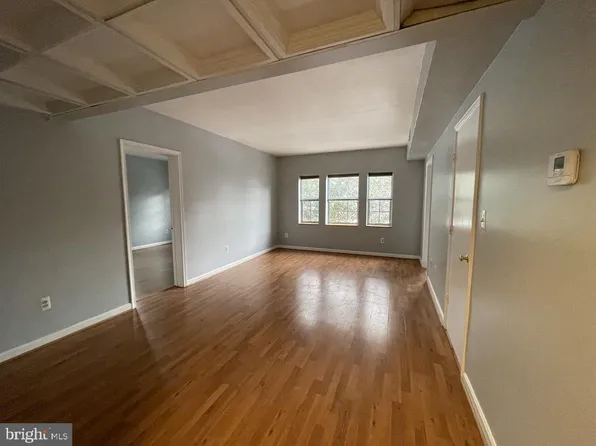 1736 Queens Ln #3-196, Arlington, VA 22201