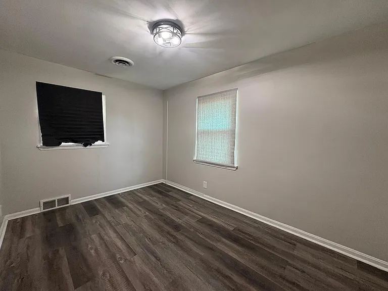 1037 Keystone Dr — Photo 12