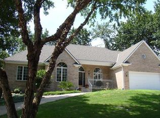1134 NW Arrowhead Trl, Blue Springs, MO 64015