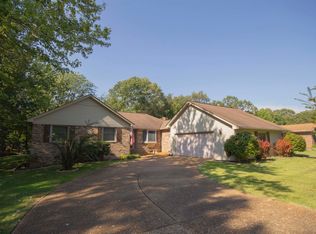 135 Jessamine Dr, Paducah, KY 42001