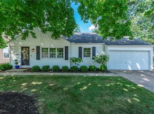 1500 Hampton Rd, Rocky River, OH 44116