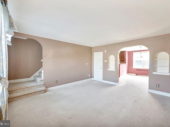 5th image of 3325 Oakmont St