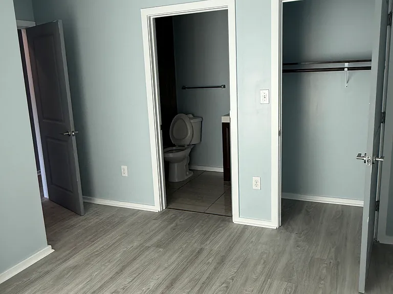 811 N Franklin St #101 — Photo 9