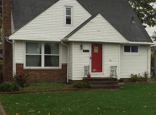 4711 Fleharty Rd, North Olmsted, OH