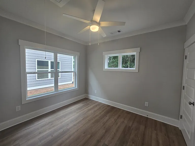 1447 E Broad — Photo 31