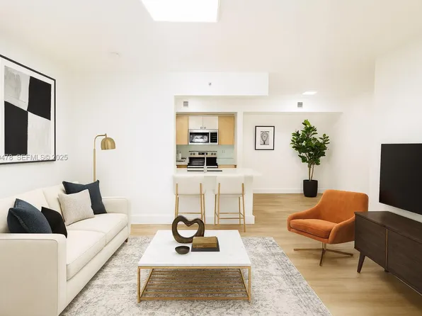 2564 Centergate Dr APT 208, Hollywood, FL 33025