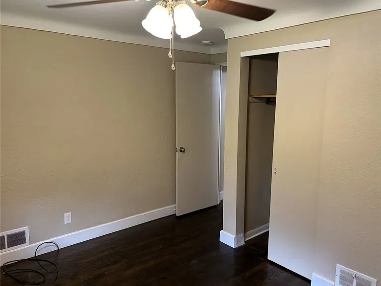 931 Hilltop St — Photo 11