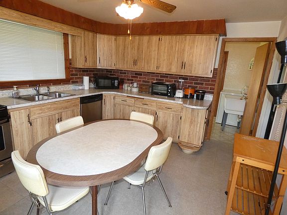 5th image of 238 Pine Ln