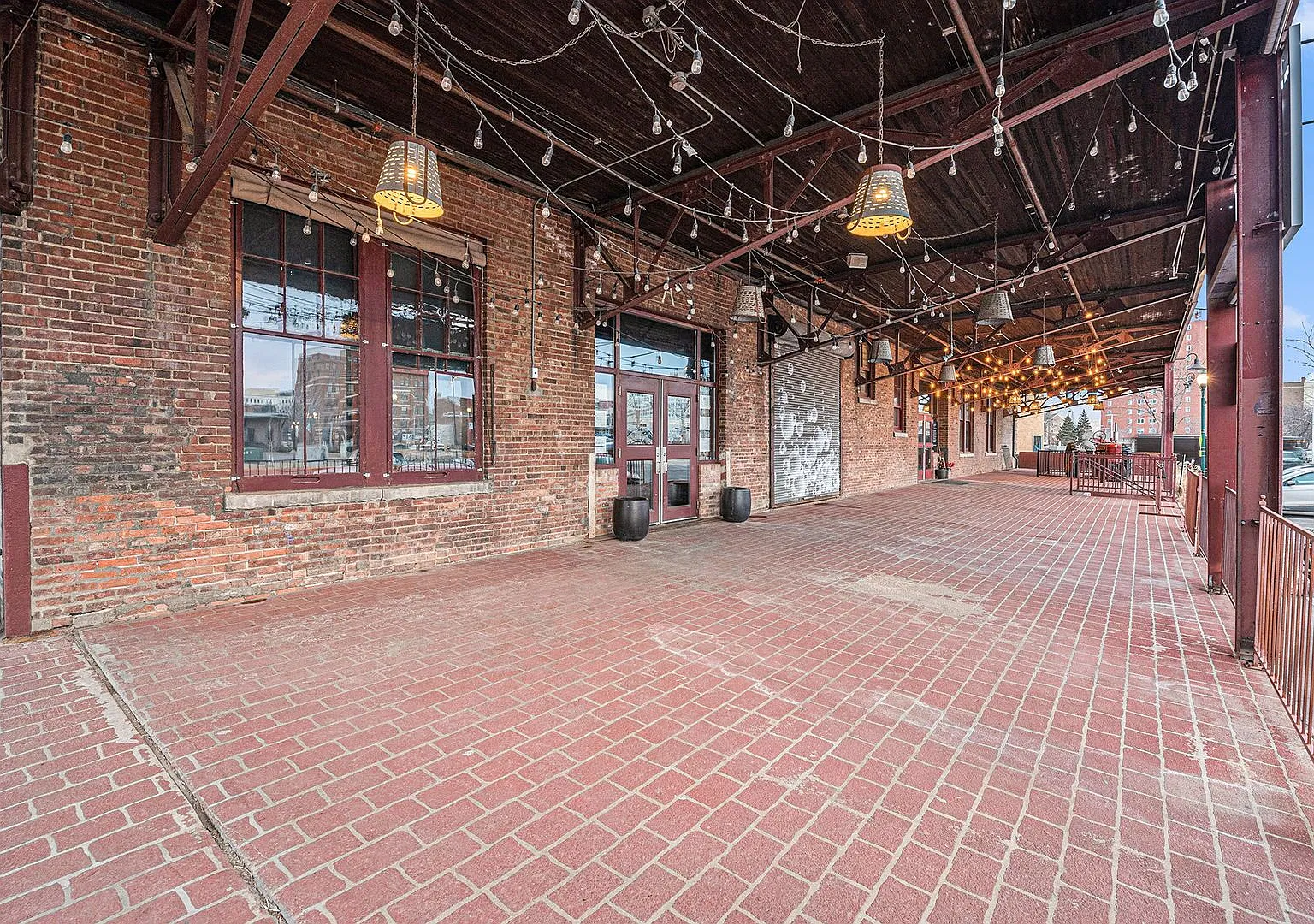 Historic Lofts next door to Steel District and Levitt — Photo 4