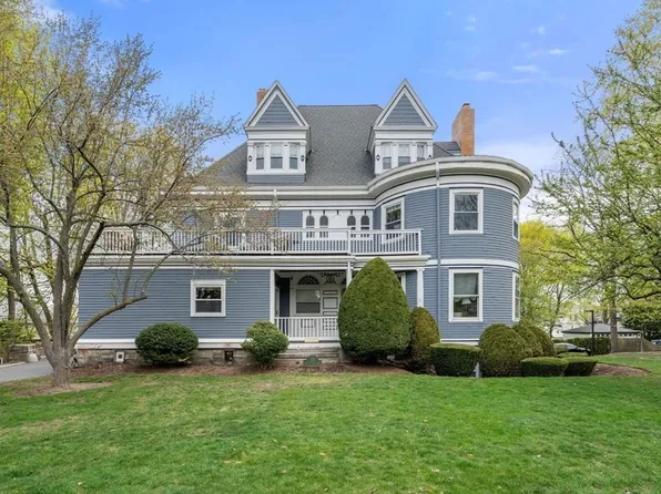 11 Washington St APT 2, Newton, MA 02458