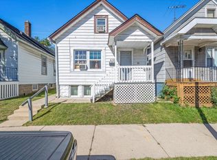 2135 S 15th Pl, Milwaukee, WI 53215
