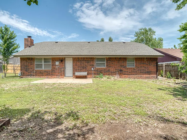 700 Wood Hollow Ln — Photo 22