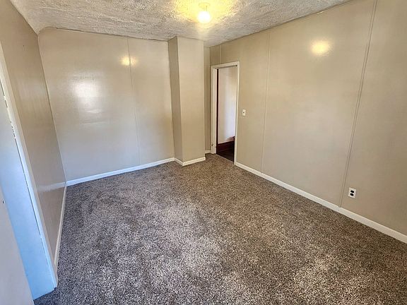 3rd image of 127 E Anderson St