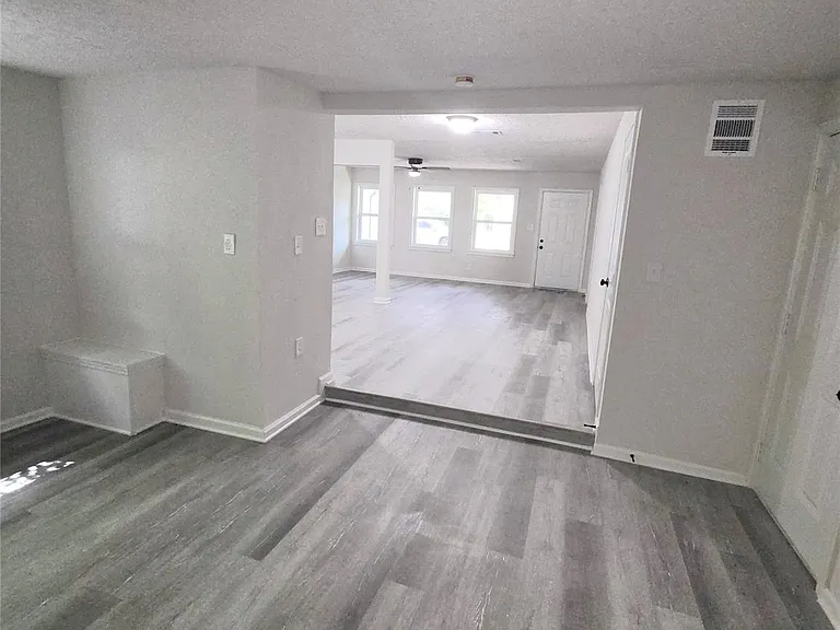 4931 Cosby St — Photo 4