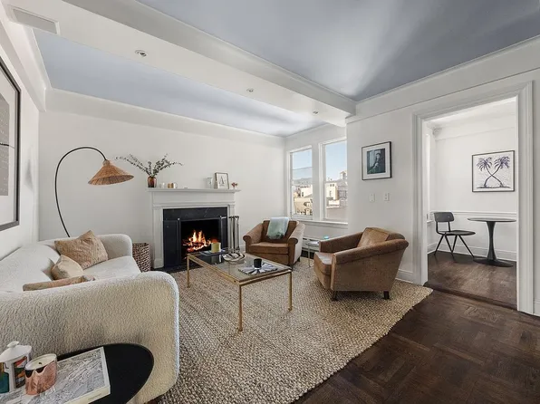 136 Waverly Pl APT 10-A, New York, NY 10014
