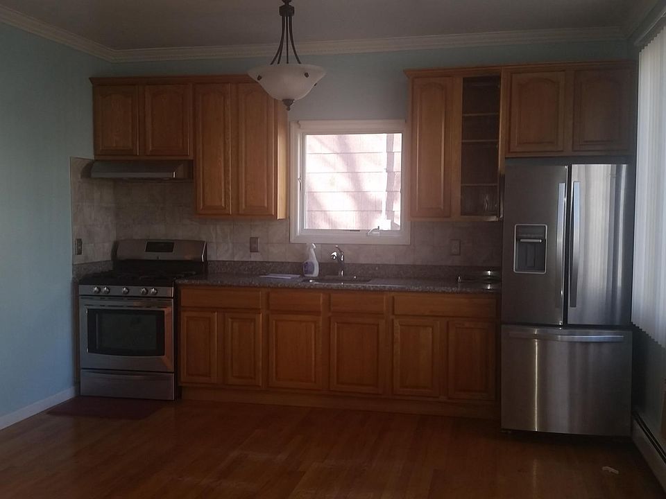 1st image of 48 Bell St #1