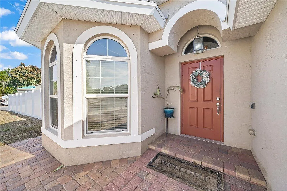3 bed, 2.0 bath, 1651 sqft, $2,850 — Photo 3