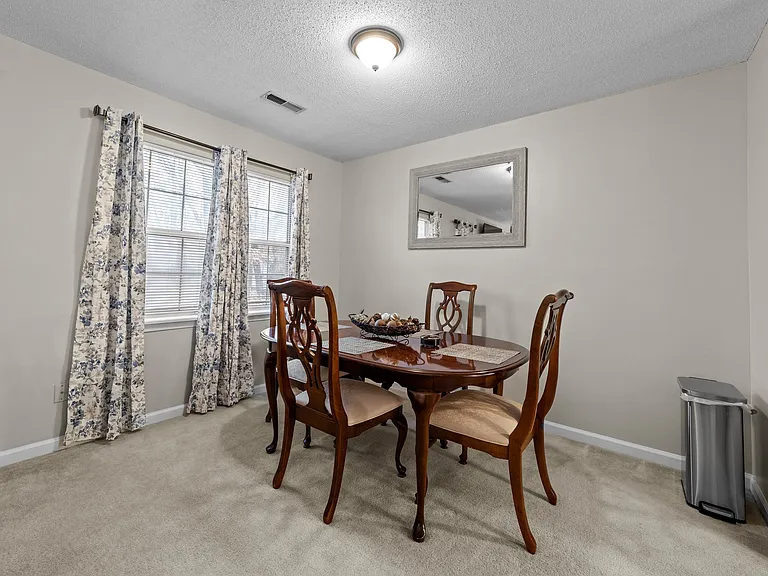 Edith Ln — Photo 10