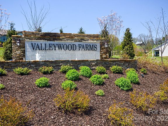 4th image of 52 Woodvale Dr