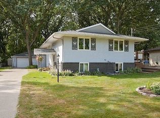 1990 Stowe Ave, Arden Hills, MN 55112