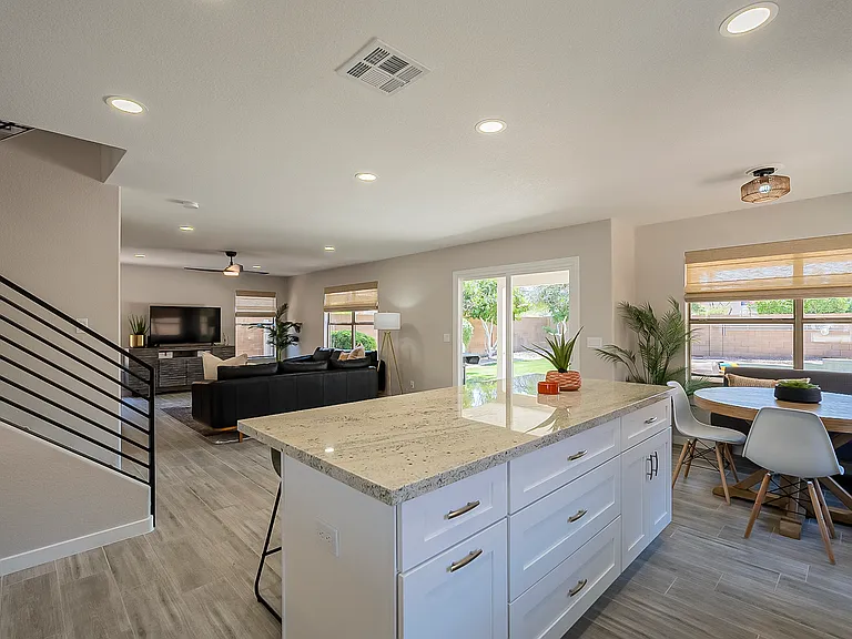 1078 S Riata St — Photo 10