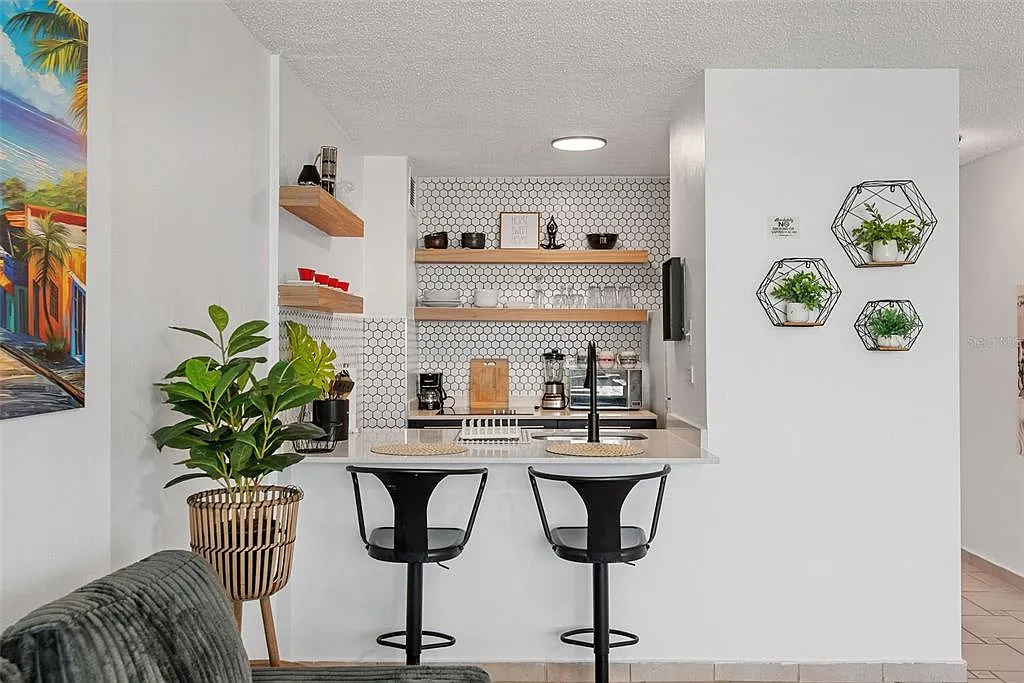 1 bed, 1.0 bath, 750 sqft, $1,300 — Photo 3