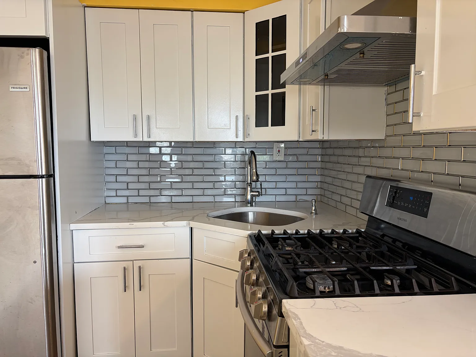 2 bed, 1.5 bath, $2,200 — Photo 3