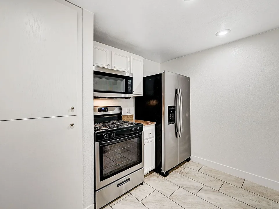 10550 W Alexander Rd #1153
