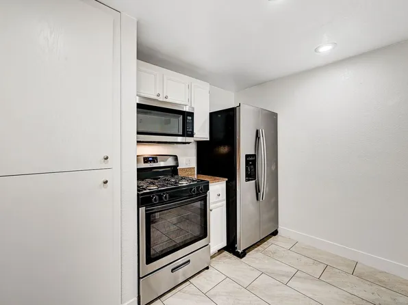 10550 W Alexander Rd, Las Vegas, NV