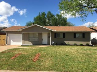 909 NW 22nd St, Moore, OK 73106