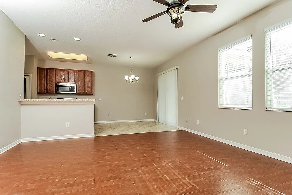 3 bed, 2.0 bath, 1265 sqft, $1,855 — Photo 4