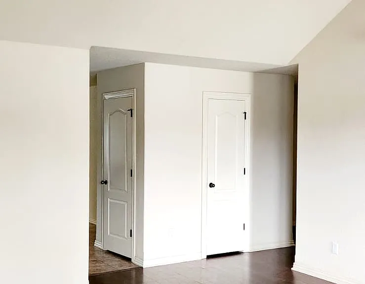 848 Oakwood Ct — Photo 3
