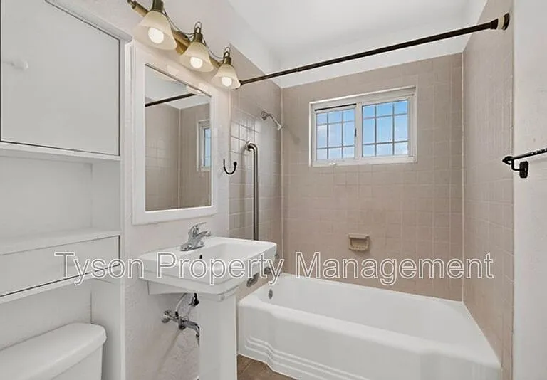 310 Truman St NE — Photo 21