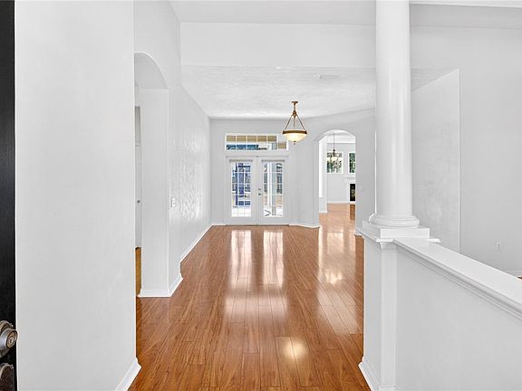 4th image of 922 SW 88th St