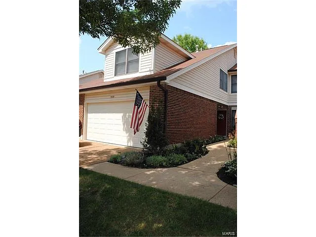 5519 Duchesne Parque Dr photo 1