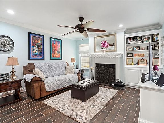 3rd image of 1500 W Esplanade Ave APT 19A