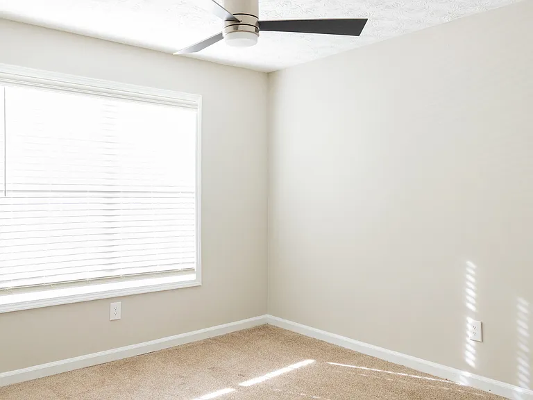 Twin Springs Apartments — Photo 31