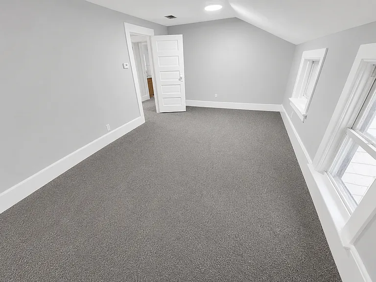 2204 Saint Clair St — Photo 20
