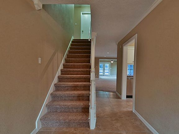 5th image of 3411 Roseberry Dr