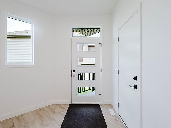 2nd image of 43 Chartres Close