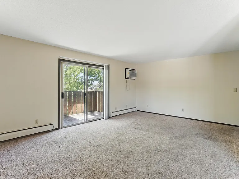 North Shore Apartments — Photo 9