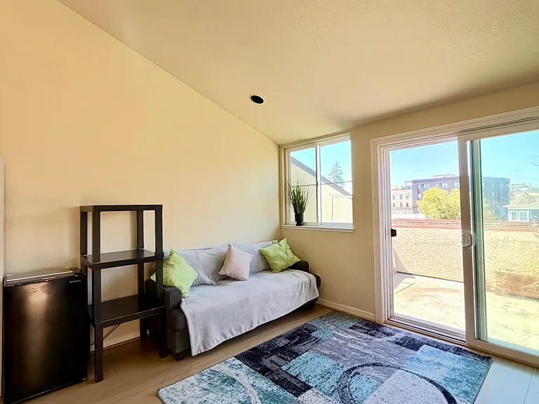 2615 Telegraph Ave — Photo 3