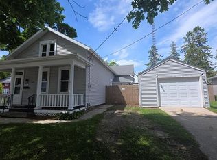 1120 Hamilton St, Manitowoc, WI 54220
