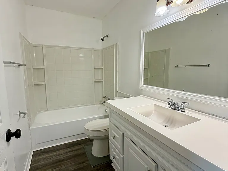 190 Dell St #3 — Photo 10