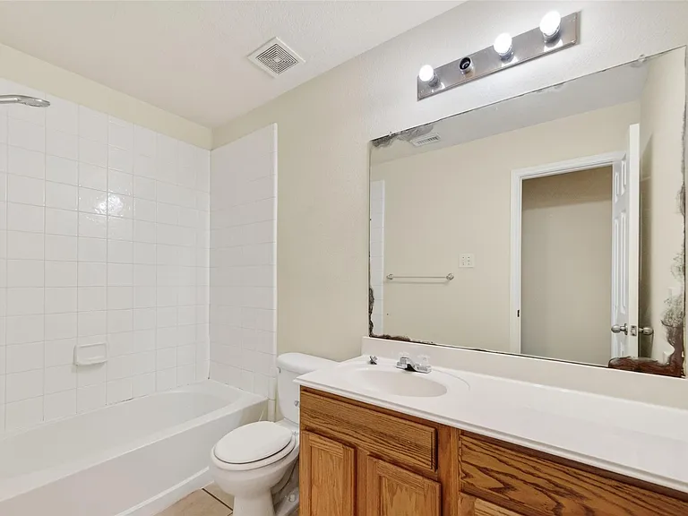 16119 Gavin Ln — Photo 37