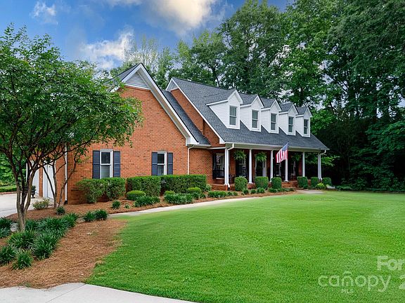 3rd image of 2655 Ashmore Ct