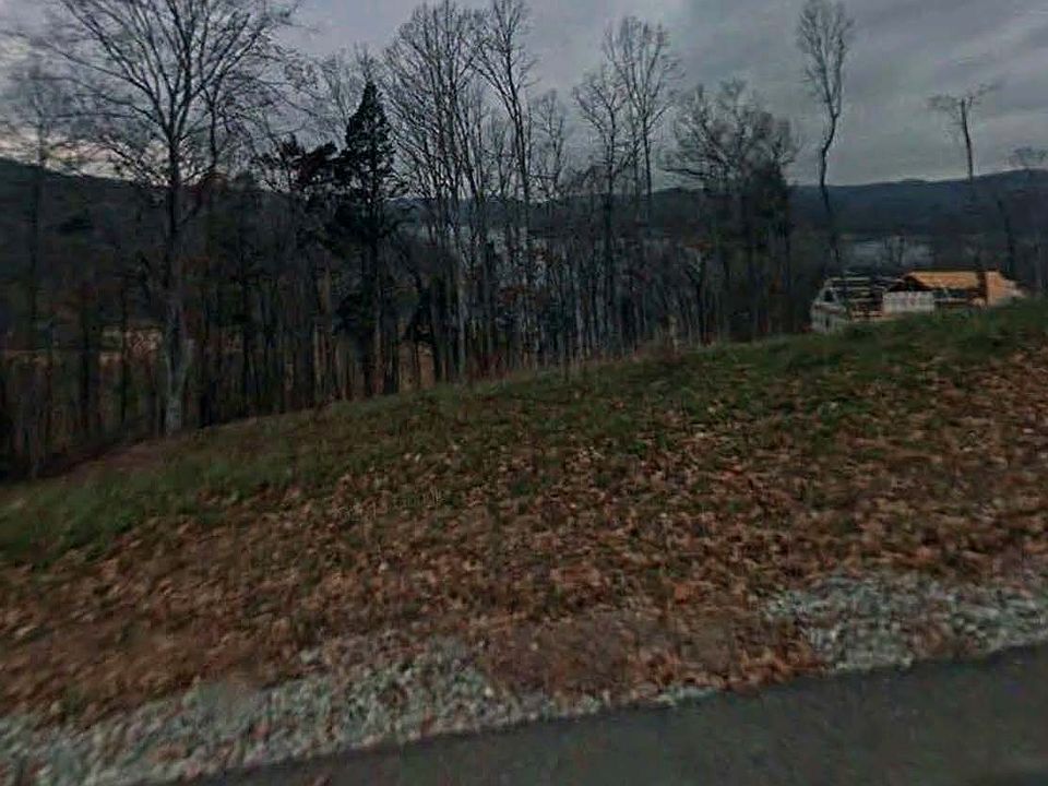 2nd image of 1295 Hickory Pointe Ln