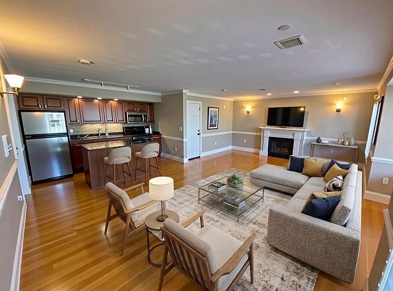 1st image of 366 Dorchester St APT 4